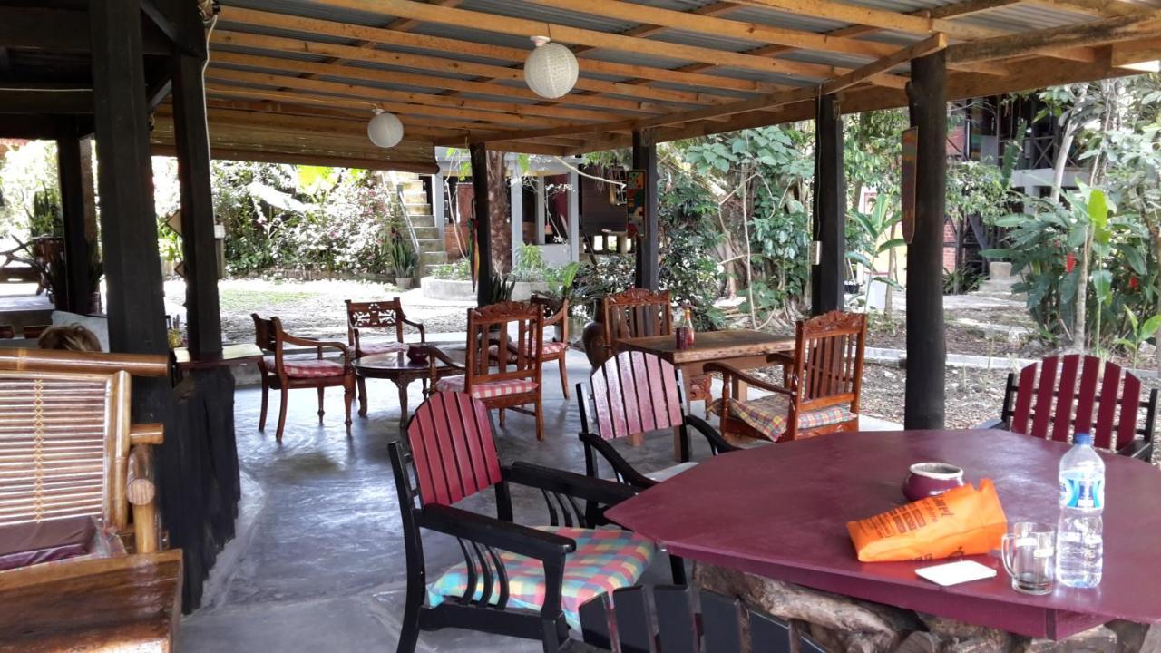 Liberta Homestay 图克图克 外观 照片
