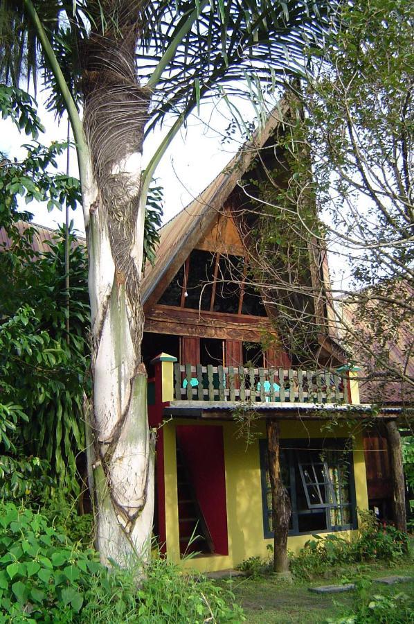 Liberta Homestay 图克图克 外观 照片